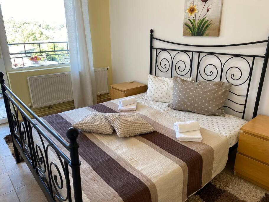 Apartment Happy Place Akatcia Veliko Tarnovo Extérieur photo