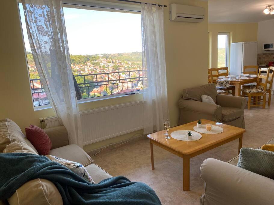 Apartment Happy Place Akatcia Veliko Tarnovo Extérieur photo