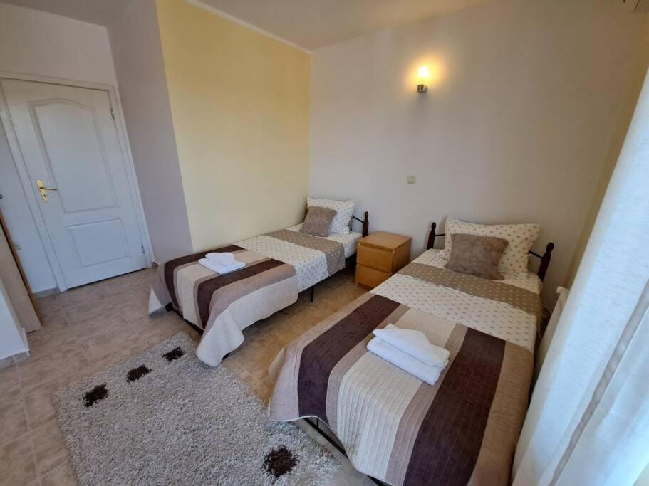 Apartment Happy Place Akatcia Veliko Tarnovo Extérieur photo